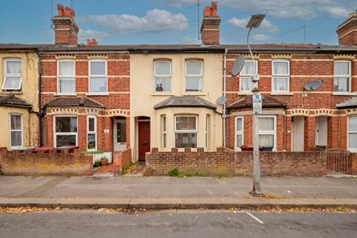 3 Bedroom Terraced House For Sale In Kensington Road, Reading, RG30