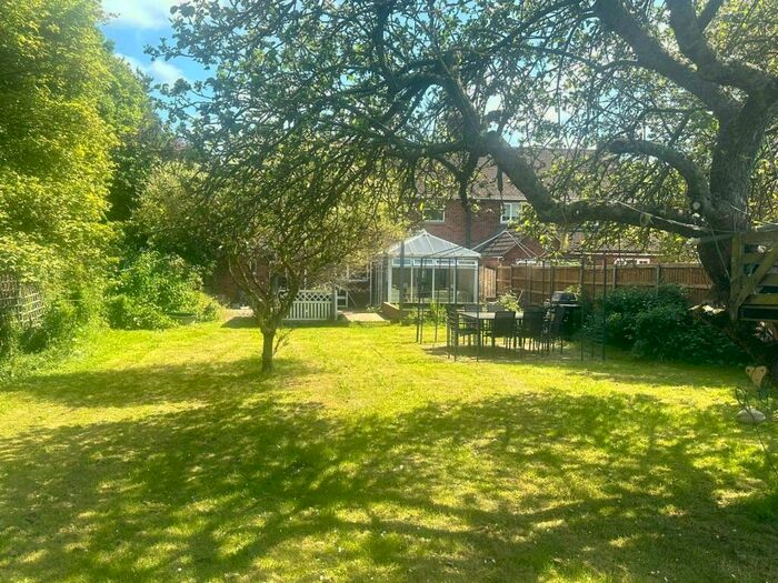 3 Bedroom Semi-Detached House For Sale In Greenway, Campton, Shefford, SG17