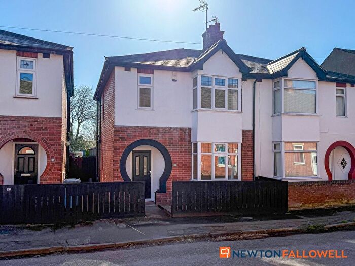 3 Bedroom Semi Detached House For Sale In Smith Street, Newark, NG24