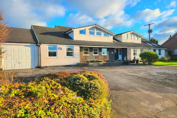 5 Bedroom Detached House For Sale In Street Lane, Lower Whitley, Warrington, WA4