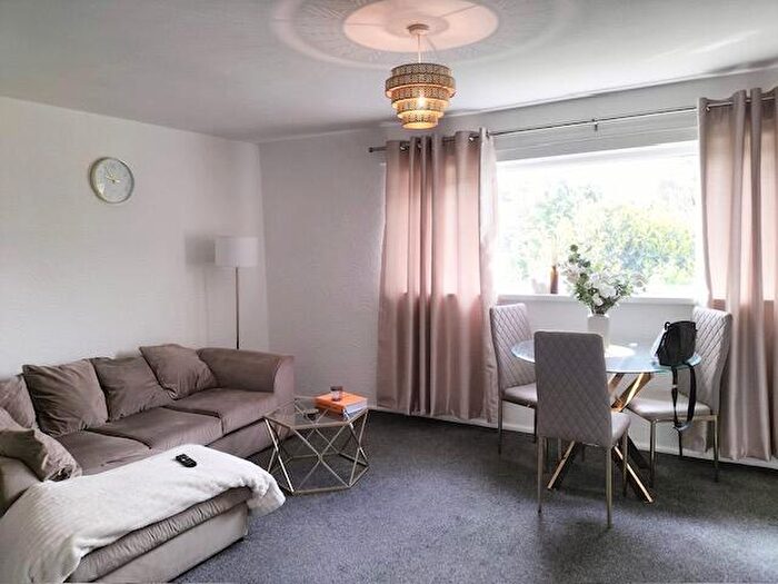 2 Bedroom Flat To Rent In Rhymney Close, Rassau, Ebbw Vale, NP23