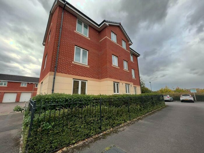 2 Bedroom Flat To Rent In Churchward, SN2