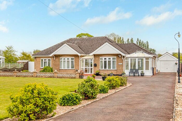 3 Bedroom Detached Bungalow For Sale In Main Road, Carrington, PE22