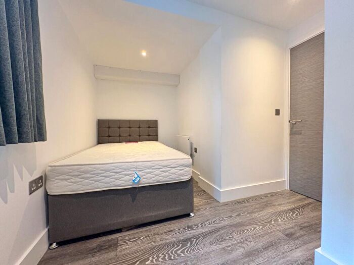 2 Bedroom Flat To Rent In Cardigan Road, Headingley, Leeds, LS6