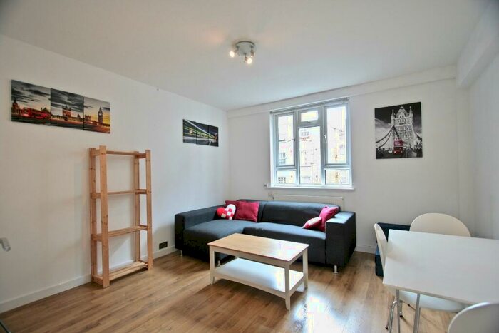 3 Bedroom Flat To Rent In Killick Street, London, N1
