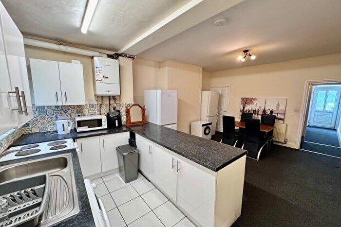 3 Bedroom Property To Rent In Birkin Avenue, Nottingham, NG7