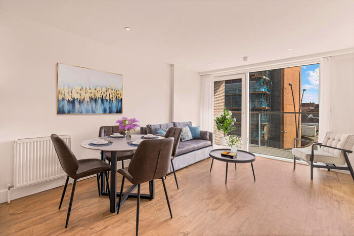 2 Bedroom Apartment To Rent In Station Approach, Epsom, Surrey, KT19
