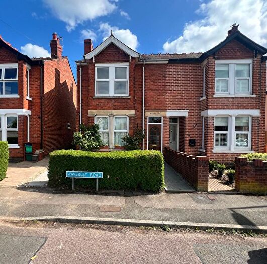 3 Bedroom Semi Detached House For Sale In Waverley Road, Gloucester, GL2