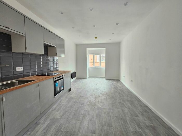 2 Bedroom Flat To Rent In Abbeydale Road, Sheffield, S7