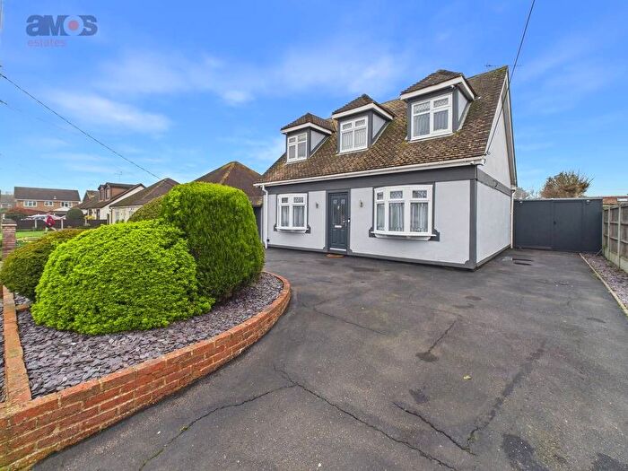 4 Bedroom Detached House For Sale In Anne Boleyn Drive, Rochford, Essex, SS4