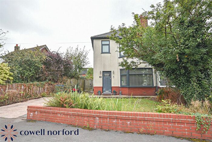 3 Bedroom Semi-Detached House For Sale In Weythorne Drive, Birtle, Bury, BL9