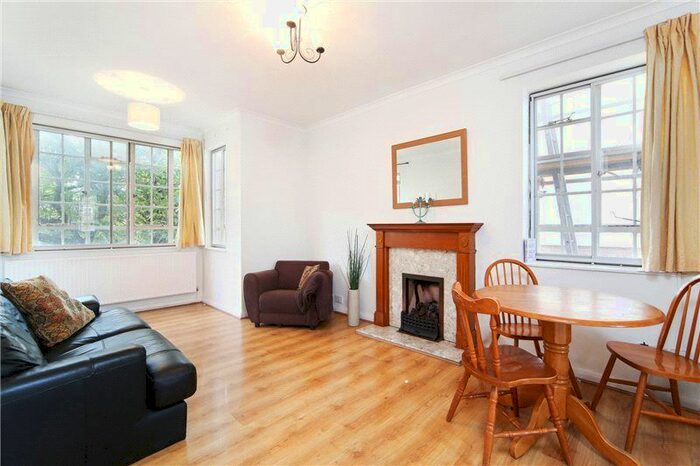 3 Bedroom Flat To Rent In Linden Court, Frithville Gardens, Shepherds Bush, London, W12