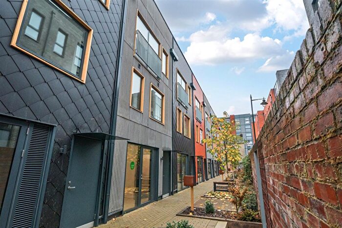 4 Bedroom Town House To Rent In Cotton Street, Kelham Island, Sheffield, S3