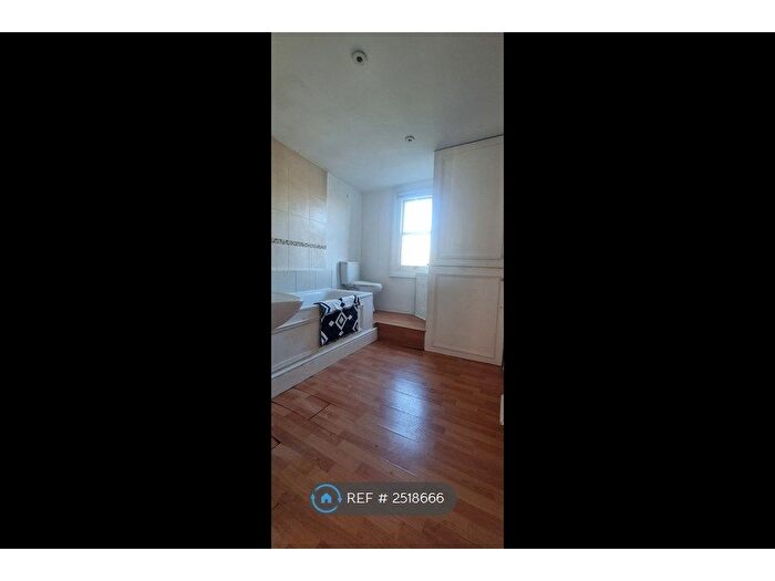 5 Bedroom Maisonette To Rent In Geraldine Road, London, SW18