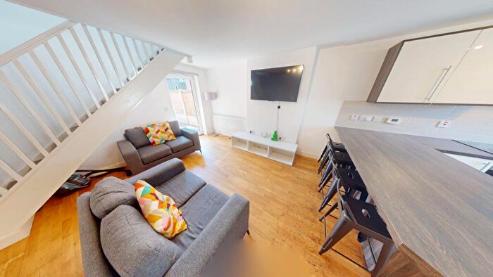 4 Bedroom Town House To Rent In Kilbourn Street, Nottingham, NG3