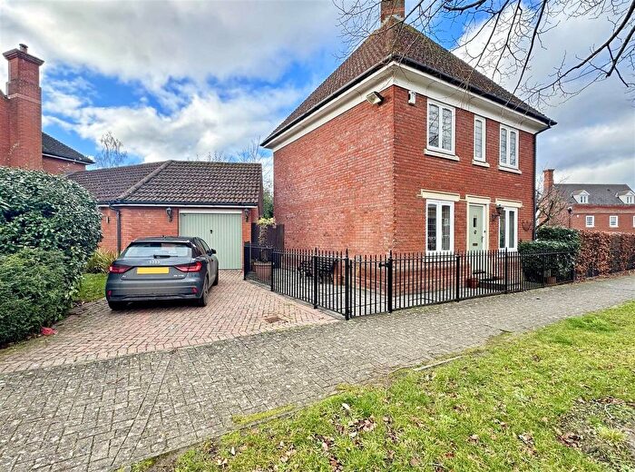 2 Bedroom Detached House For Sale In Cuckoo Way, Great Notley, Braintree, CM77