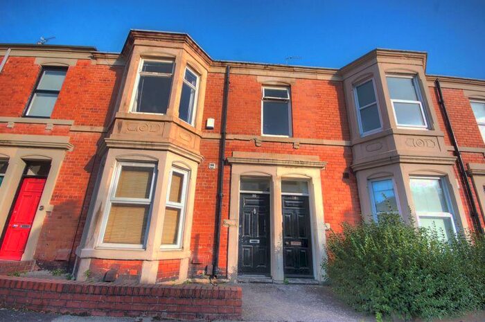 3 Bedroom Flat To Rent In Myrtle Grove, Jesmond, Newcastle Upon Tyne, NE2