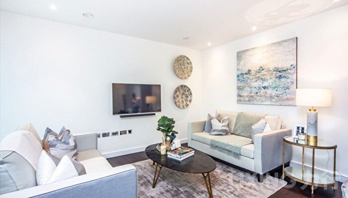 2 Bedroom Flat To Rent In Charles Clowes Walk, Nine Elms, SW11