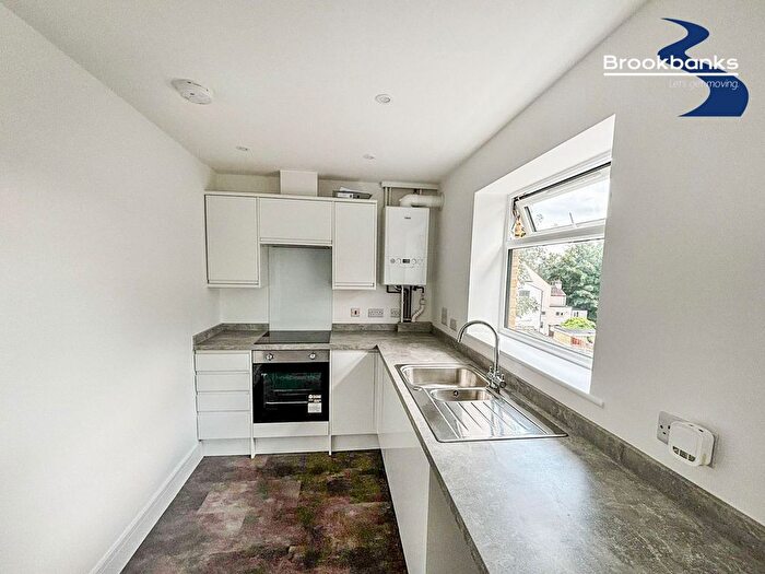 1 Bedroom Flat To Rent In Beacon Road, Chatham, Kent, ME5