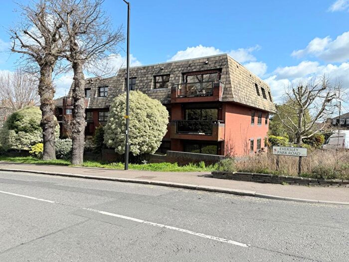 2 Bedroom Property For Sale In Houndsden Road, Ashwood Lodge, N21
