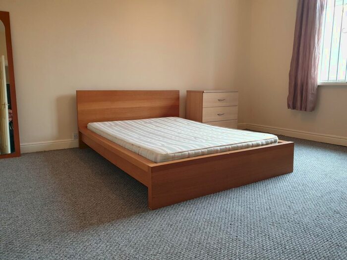 4 Bedroom End Of Terrace House To Rent In Platt Lane, Fallowfield, Manchester, M14
