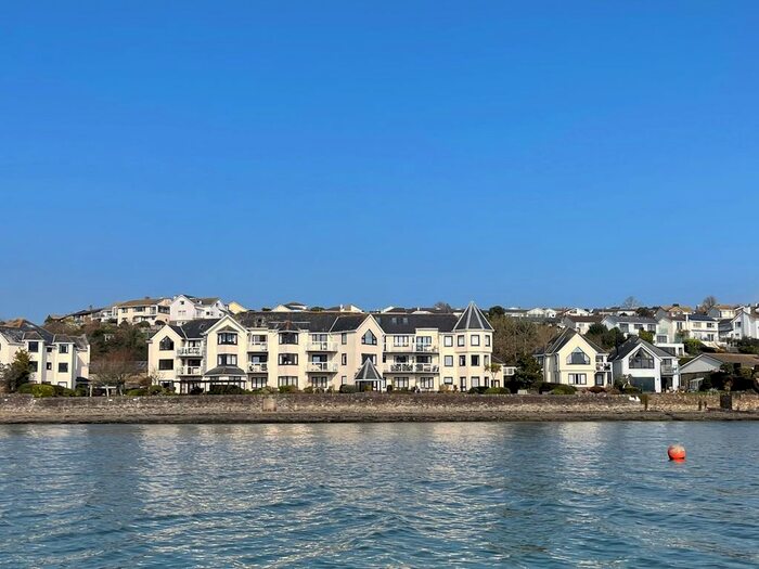 2 Bedroom Flat For Sale In Embankment Road, Kingsbridge, TQ7