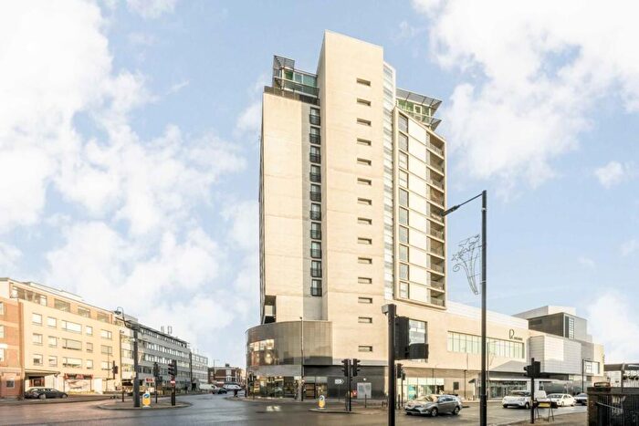 2 Bedroom Flat To Rent In Kingsway, North Finchley, N12