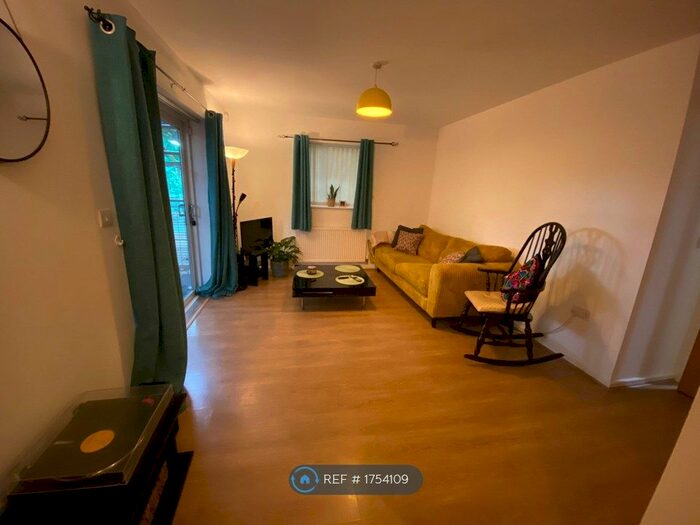 1 Bedroom Flat To Rent In The Waterfront, Openshaw, Manchester, M11