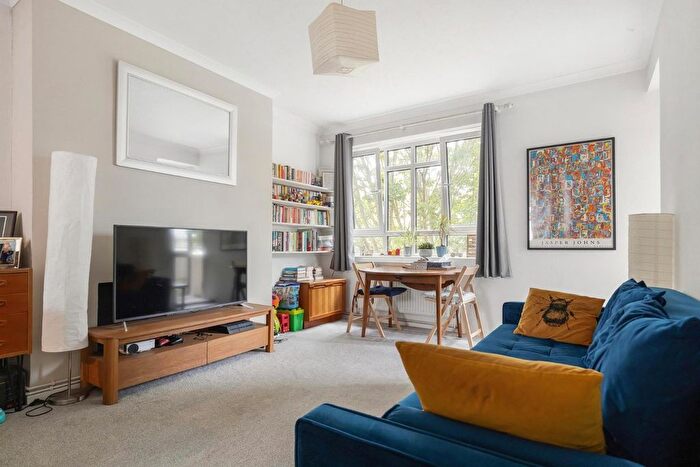 3 Bedroom Flat For Sale In Olding House, Weir Road, SW12