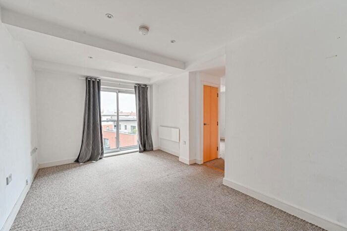 1 Bedroom Flat For Sale In Catalpa Court, Hither Green Lane, London, SE13