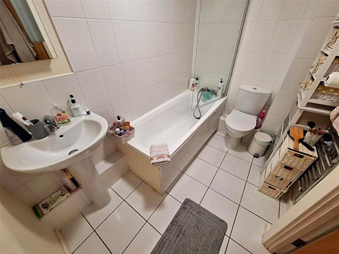 1 Bedroom Flat For Sale In Shaws Alley, Liverpool, Merseyside, L1