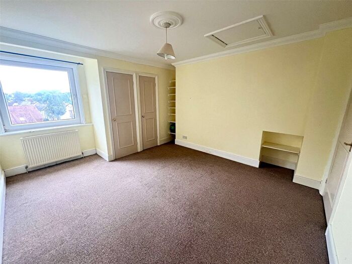 1 Bedroom Flat For Sale In Croydon Road, Reigate, Surrey, RH2