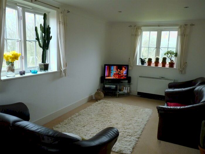 2 Bedroom Flat To Rent In Weetmans Drive, Colchester, CO4