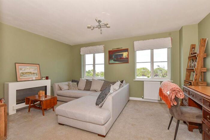 3 Bedroom Town House For Sale In Aurelie Way, Whitstable, Kent, CT5