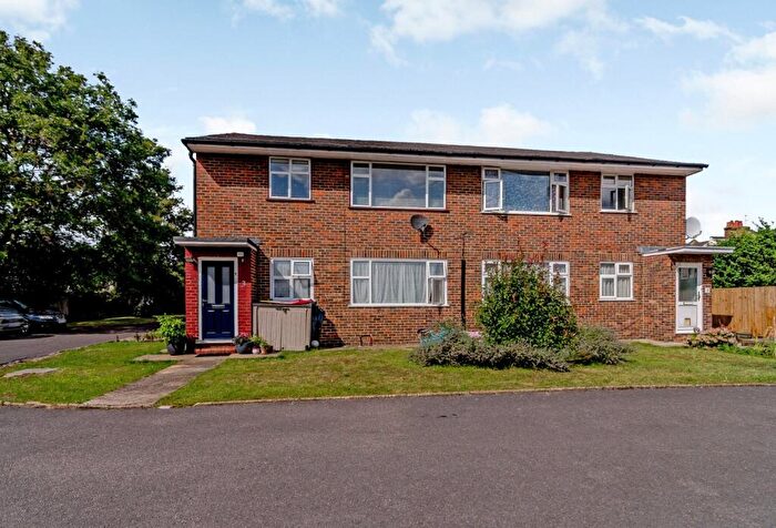 2 Bedroom Maisonette To Rent In Rushey Close, New Malden, KT3