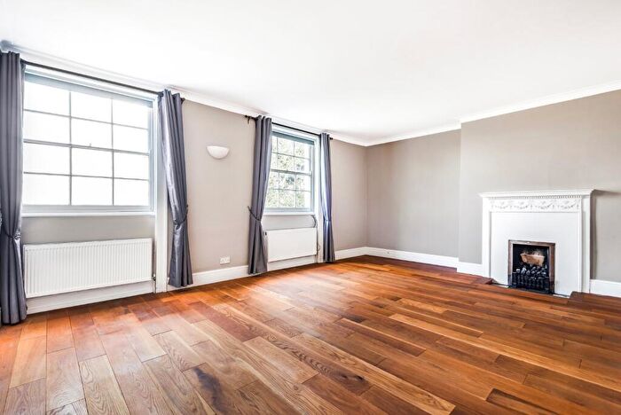 2 Bedroom Flat To Rent In South Row, Blackheath, London, SE3