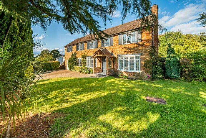 4 Bedroom Detached House To Rent In Newlands, Langton Green, TN3