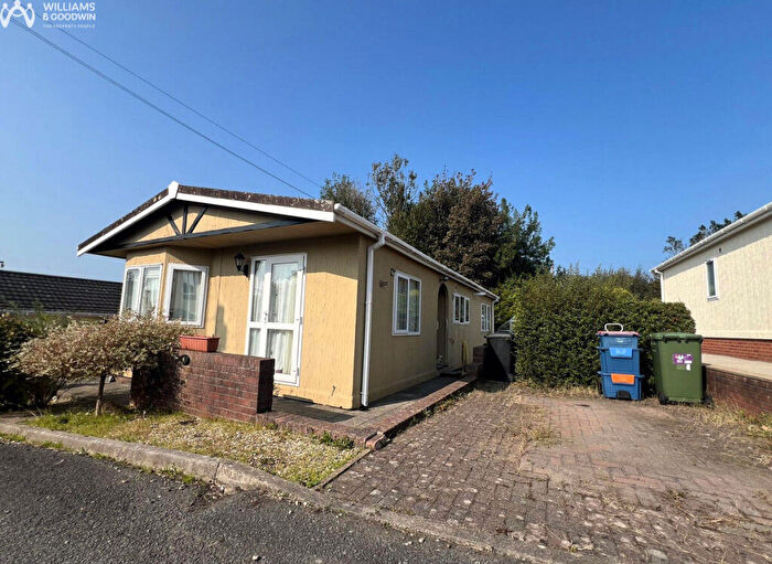 3 Bedroom Bungalow For Sale In Orchard Park, Amlwch, Anglesey, LL68