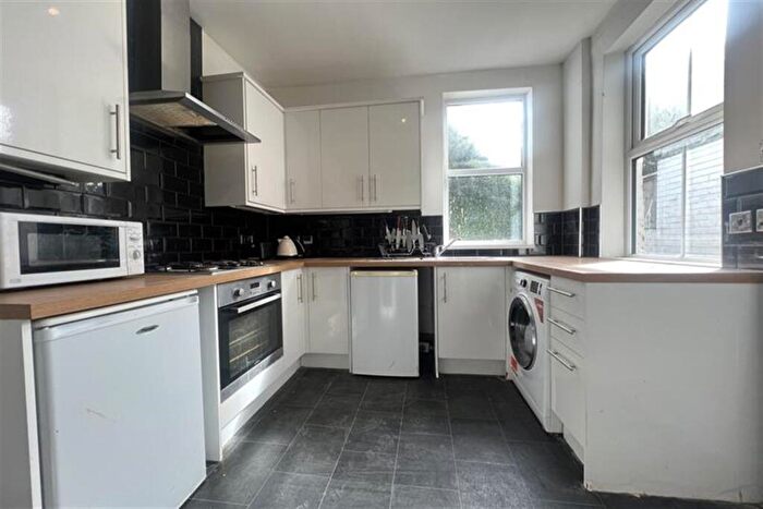 3 Bedroom Terraced House To Rent In Burford Road, Forest Fields, NG7