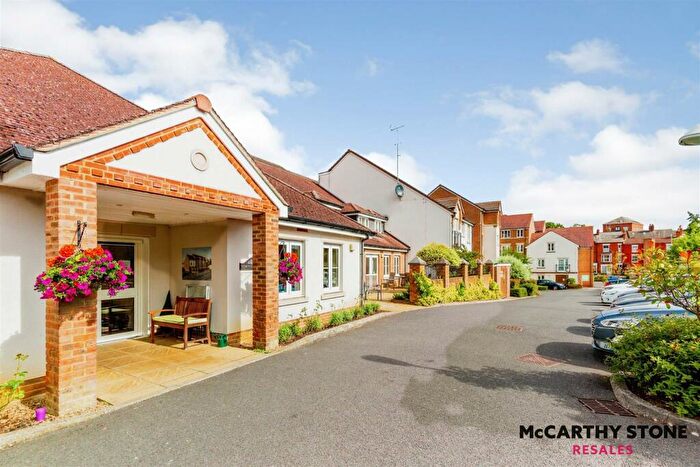 1 Bedroom Apartment For Sale In High Street South, Rushden, NN10