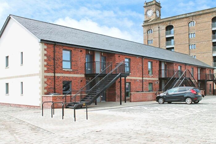 2 Bedroom Flat To Rent In Quayside Mews, Dundee, DD1