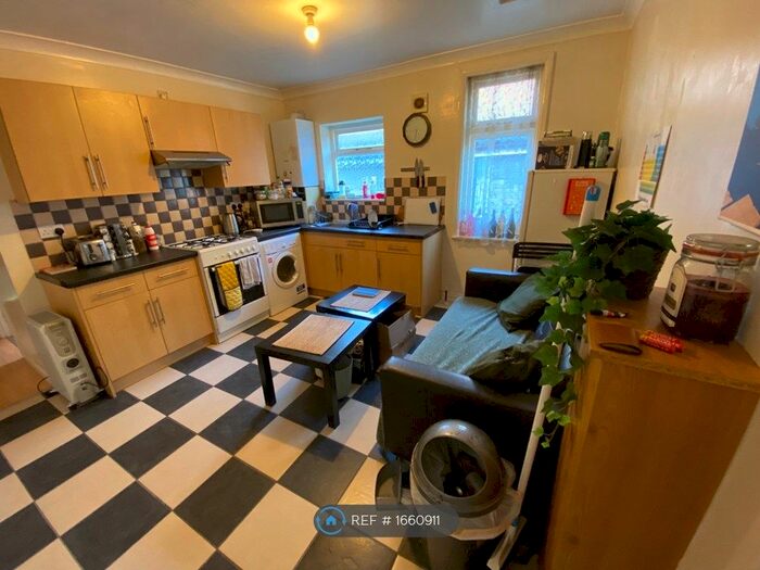 2 Bedroom Flat To Rent In Broadlands Road, Southampton, SO17