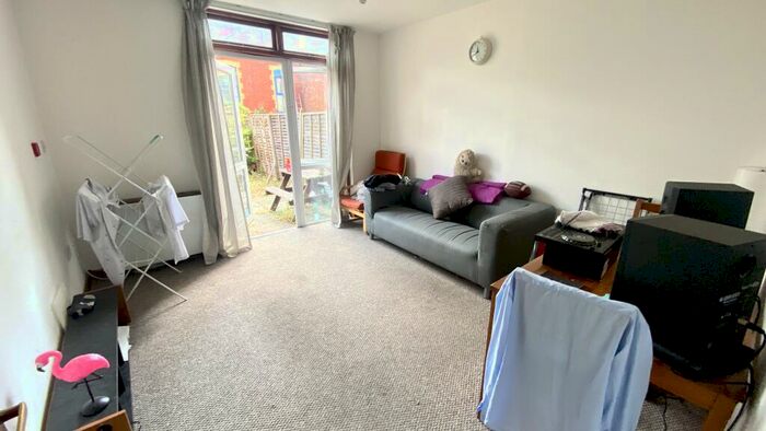 2 Bedroom Flat To Rent In City Road, Bristol, BS2