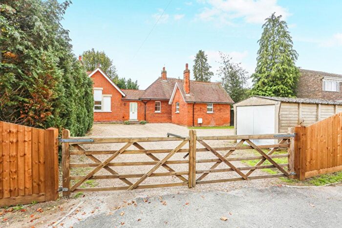 5 Bedroom Semi-Detached House To Rent In Guildford Road, Bisley, GU24
