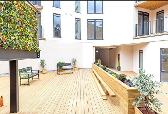 1 Bedroom Flat To Rent In High Street, Reading, RG1