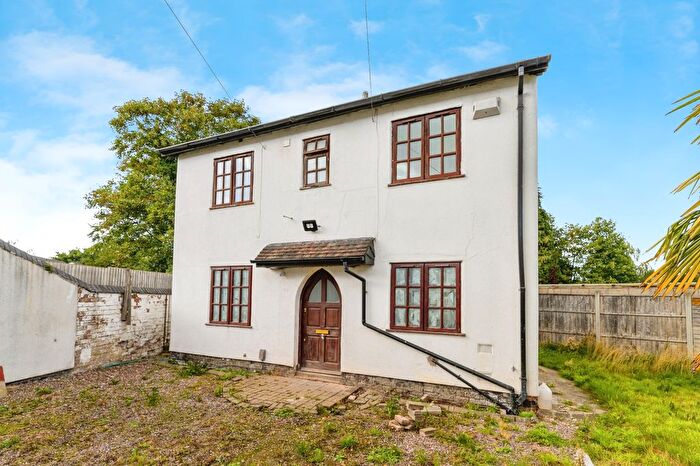3 Bedroom Detached House For Sale In Howard Road, Birmingham, B20