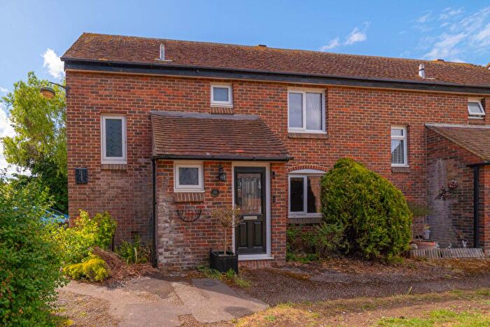3 Bedroom End Of Terrace House For Sale In The Maltings, Littlebourne, CT3