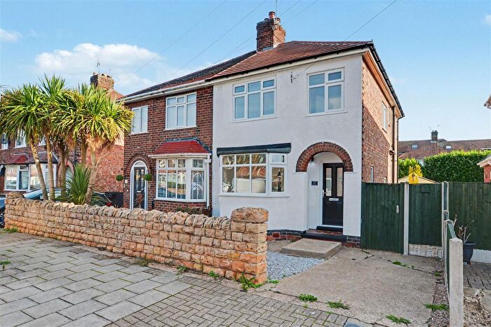 3 Bedroom Semi Detached House For Sale In Beech Avenue, Beeston Rylands, Nottingham, NG9