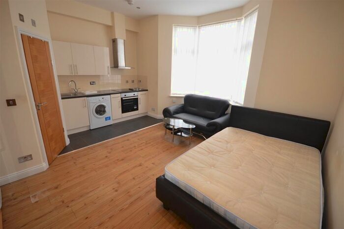 Studio To Rent In Fosse Road North, Leicester, LE3