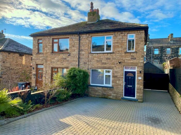 2 Bedroom Semi-Detached House To Rent In Westcliffe Road, Cleckheaton, BD19